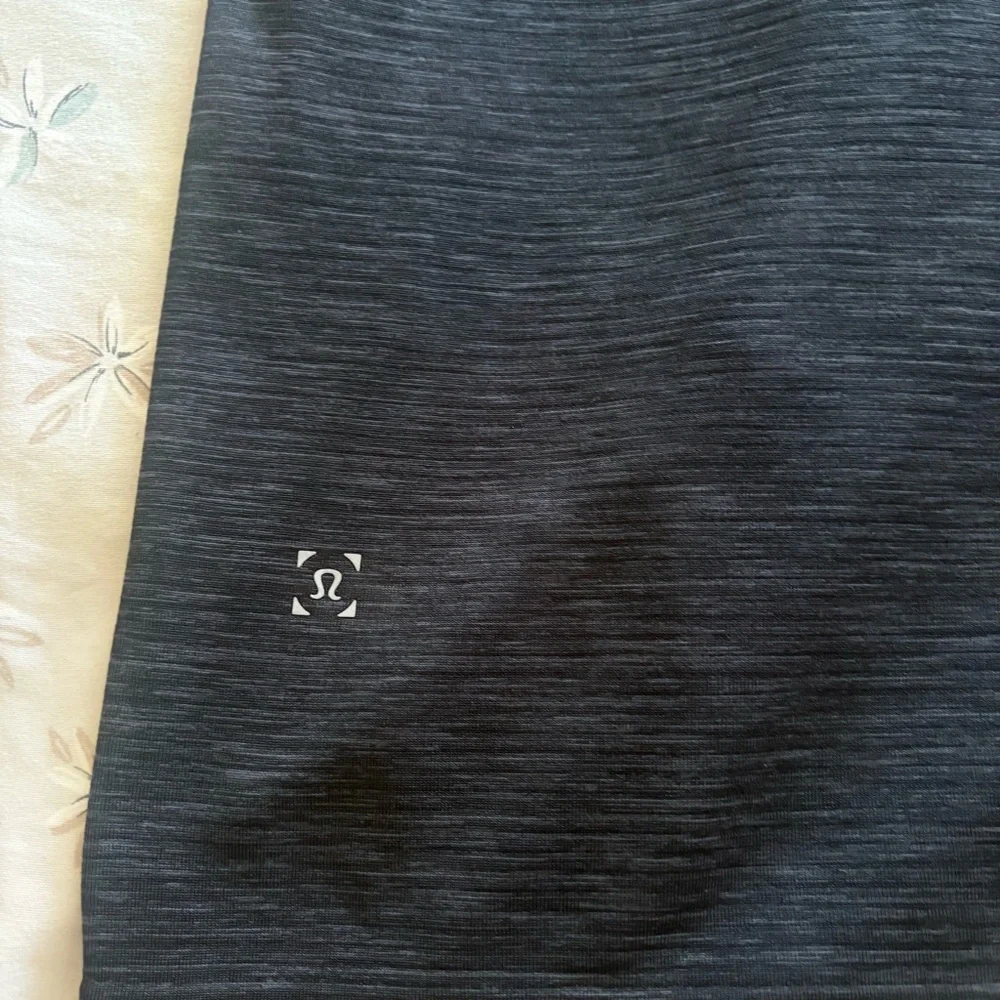 Lululemon Athletica Metal Vent Tech Short-Sleeve Shirt Shred 4/15 Fitness Logo M